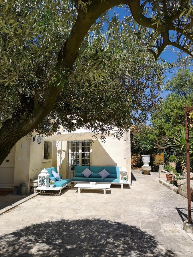 Le Mas Des Agapes Beaucaire  Exterior photo